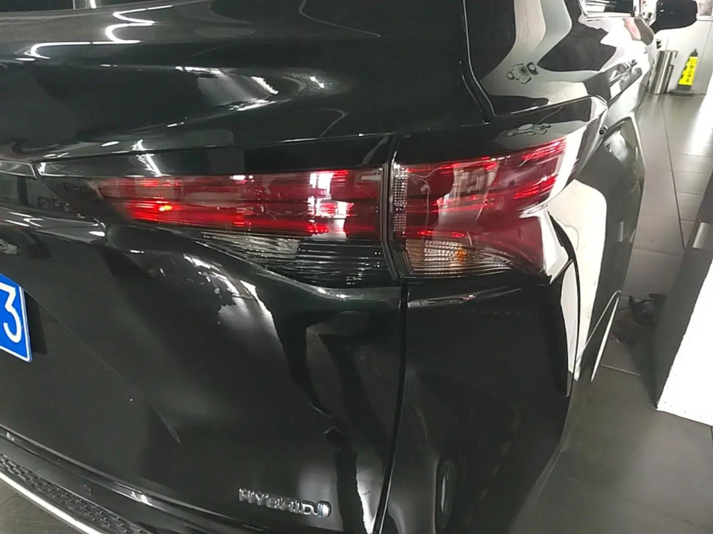 Toyota Granvia 2023 2.5L Hybrid Prestige PLUS Edition — миниатюра 7