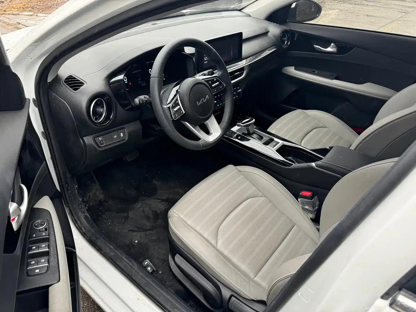 Kia K3 2023 1.5L CVT Comfort Edition — миниатюра 3