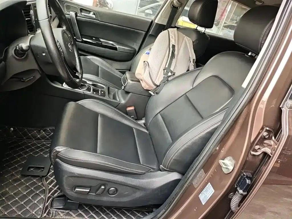 Kia KX5 2017 1.6T Automatic 2WD 15th Anniversary Special Edition DLX — миниатюра 15