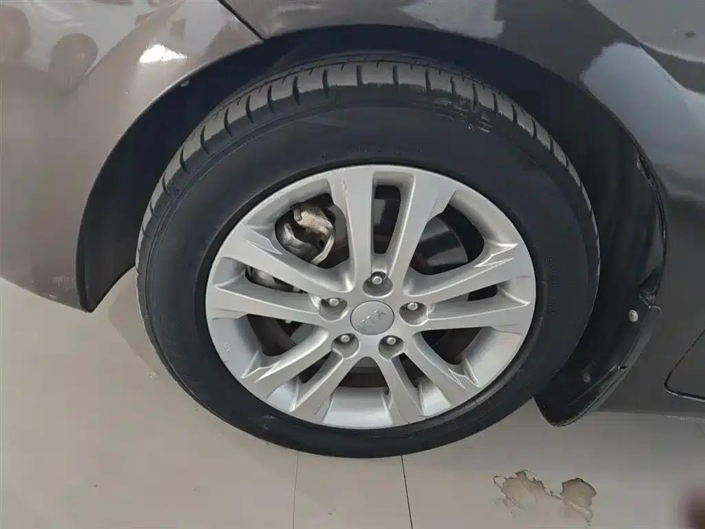 Carens 2013 2.0L 7-seater Automatic Deluxe Edition (National IV Emission Standard) — миниатюра 25