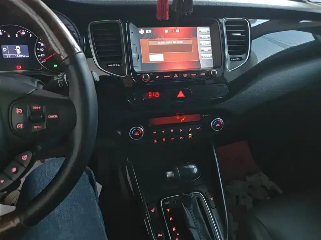 Carens 2013 2.0L 7-seater Automatic Deluxe Edition (National IV Emission Standard) — миниатюра 10