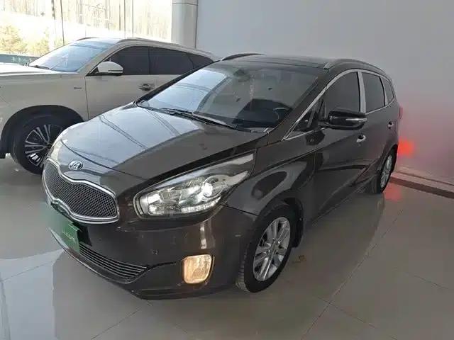 Carens 2013 2.0L 7-seater Automatic Deluxe Edition (National IV Emission Standard)
