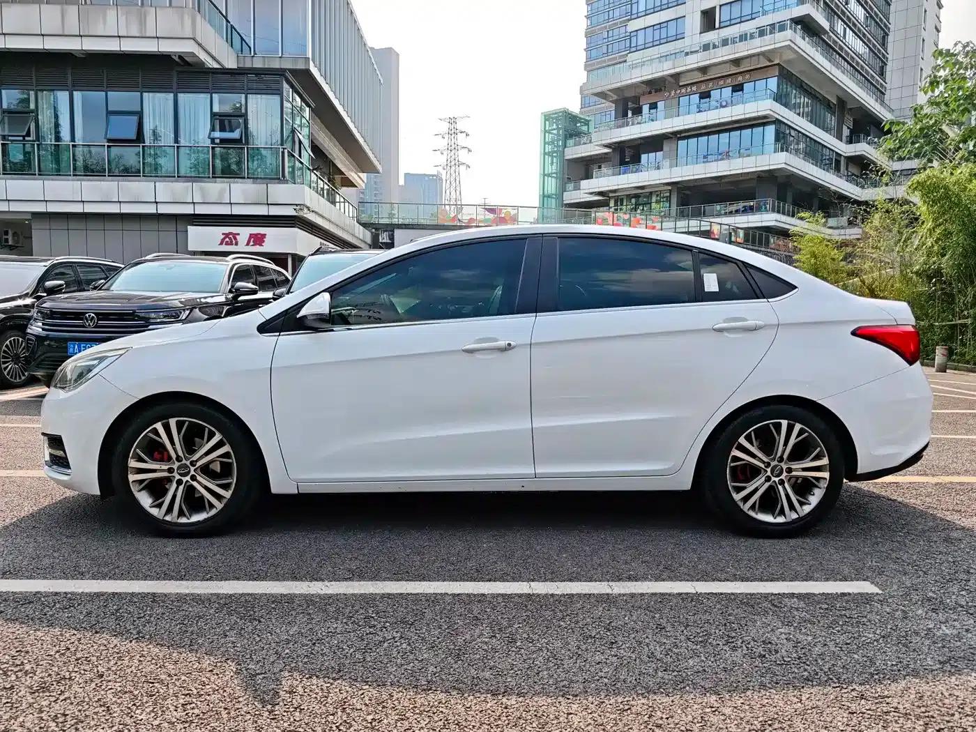 Chery Arrizo 5 2017 SPORT 1.5T CVT Luxury Edition — миниатюра 9