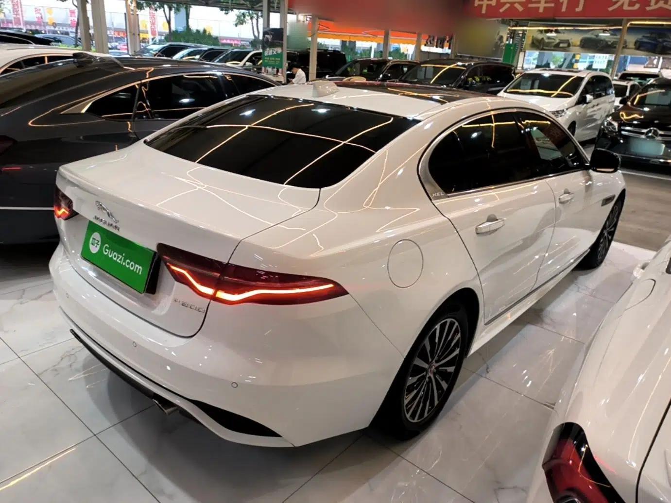 Jaguar XEL 2020 2.0T 200PS R-DYNAMIC Youth Sports Edition — миниатюра 6