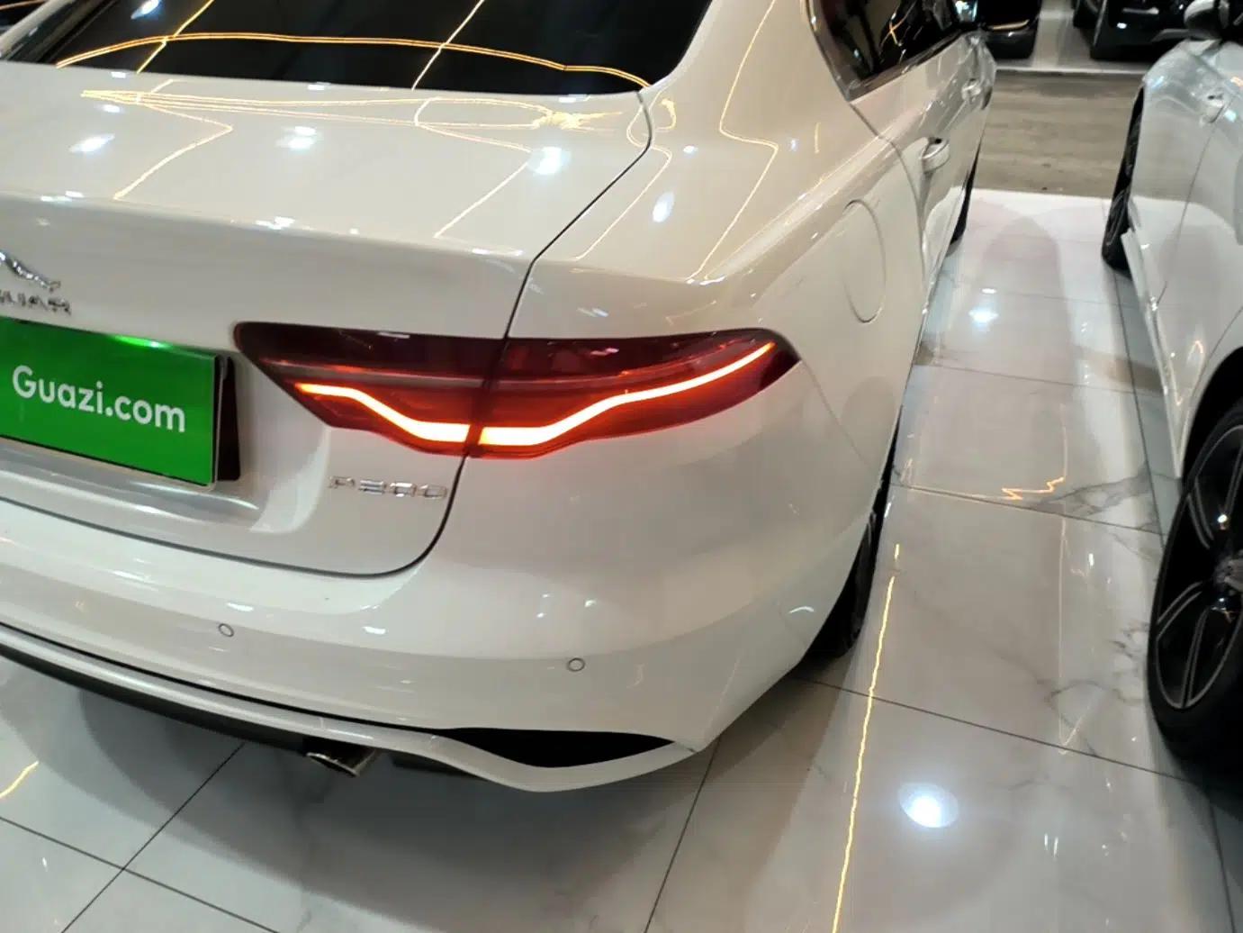 Jaguar XEL 2020 2.0T 200PS R-DYNAMIC Youth Sports Edition — миниатюра 7