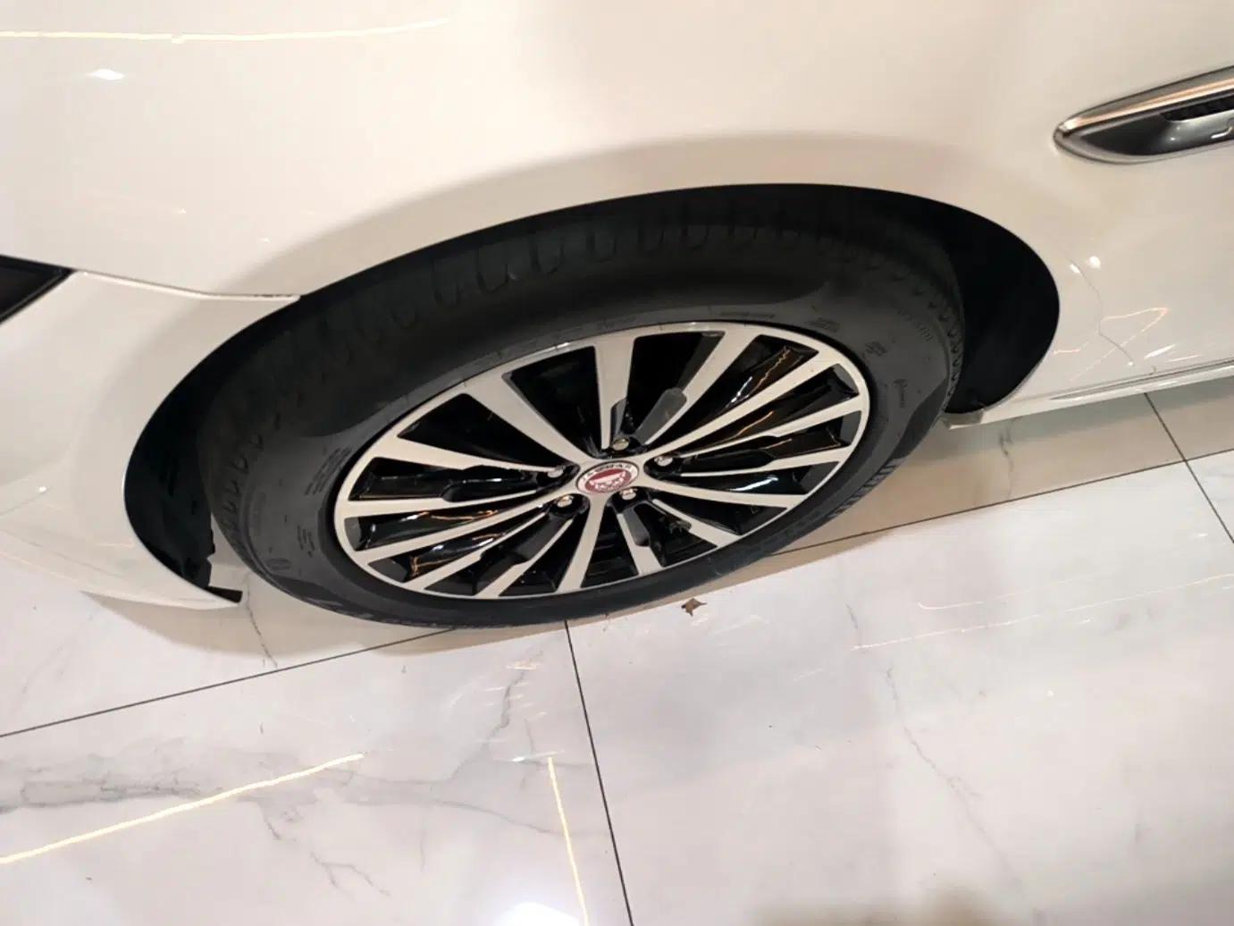 Jaguar XEL 2020 2.0T 200PS R-DYNAMIC Youth Sports Edition — миниатюра 8