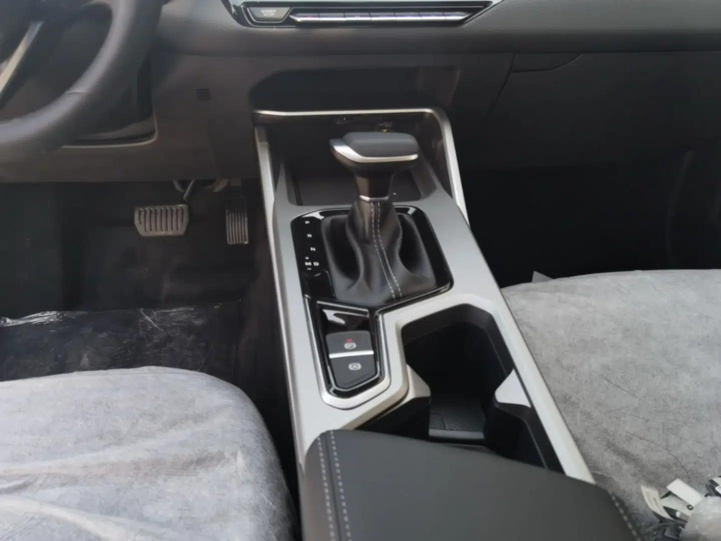 Geely Auto Emgrand 2026 Model 4th Generation 4 Millionth Anniversary Edition 1.5L CVT Overdrive Edition — миниатюра 17