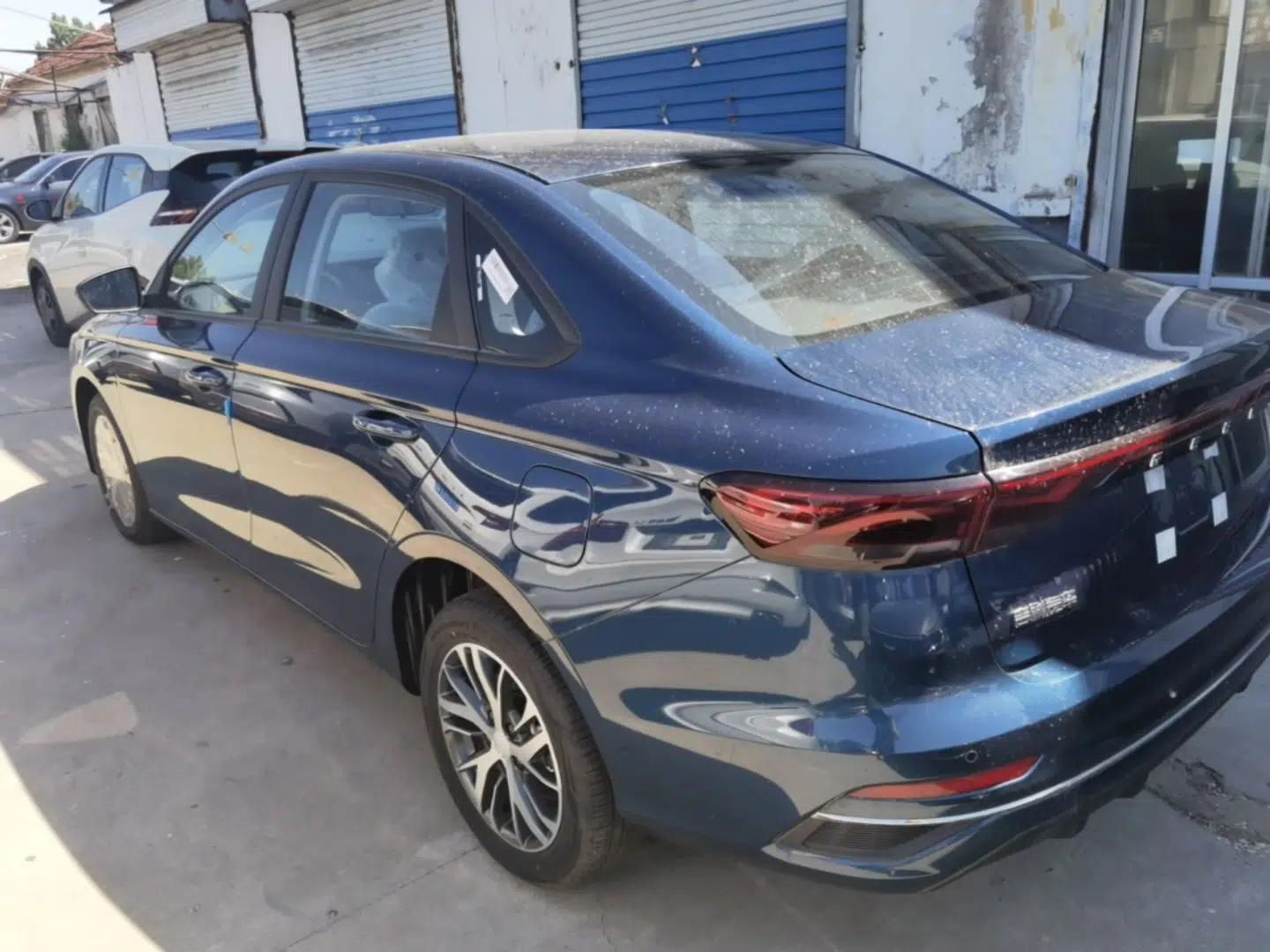 Geely Auto Emgrand 2026 Model 4th Generation 4 Millionth Anniversary Edition 1.5L CVT Overdrive Edition — миниатюра 4
