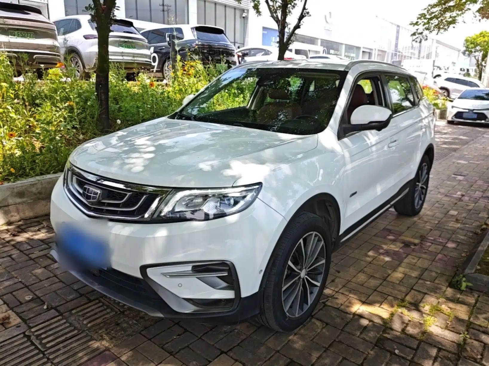 Geely Auto Emgrand X7 Sport 2018 1.8TD Automatic Two-Wheel Drive ZhiZun Model with 4G Connectivity — миниатюра 1