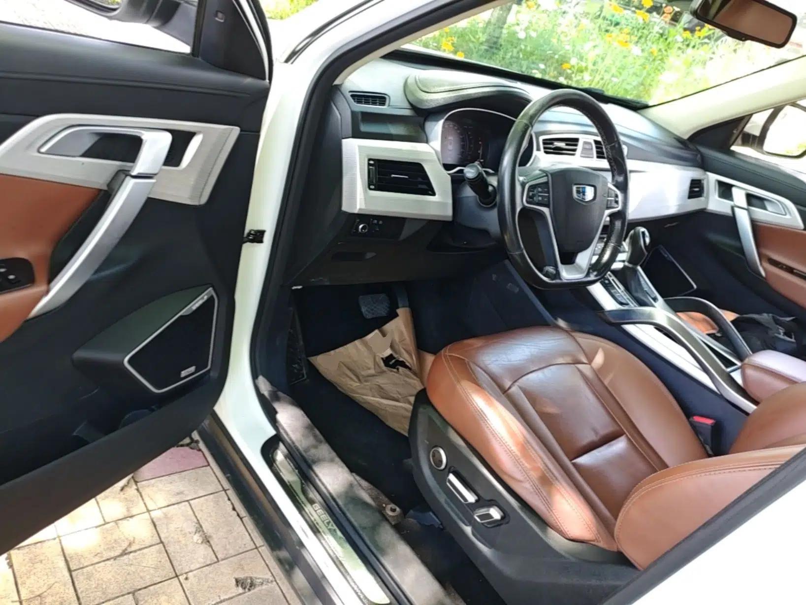 Geely Auto Emgrand X7 Sport 2018 1.8TD Automatic Two-Wheel Drive ZhiZun Model with 4G Connectivity — миниатюра 19