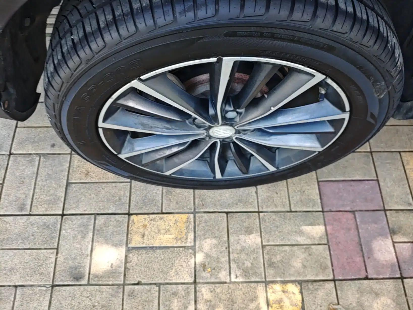 Geely Auto Emgrand X7 Sport 2018 1.8TD Automatic Two-Wheel Drive ZhiZun Model with 4G Connectivity — миниатюра 10