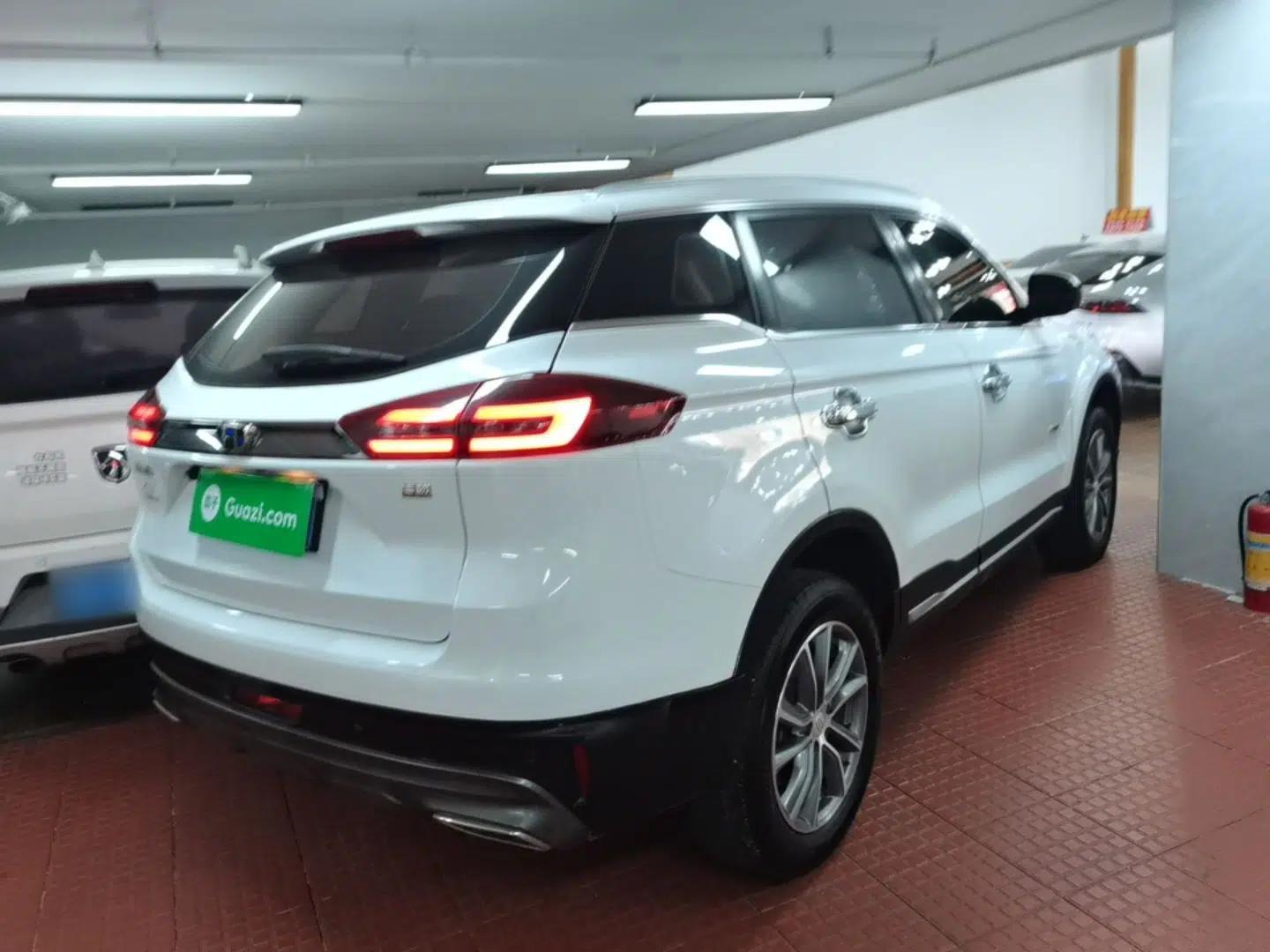 Geely Auto Emgrand X7 Sport 2018 1.8TD Automatic Two-Wheel Drive Smart Connect 4G Internet Edition — миниатюра 4