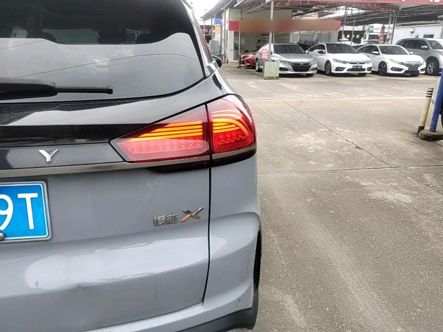 Geely Auto Emgrand X7 Sport 2022 Boyue X 1.8TD DCT ZhiZun Edition — миниатюра 7