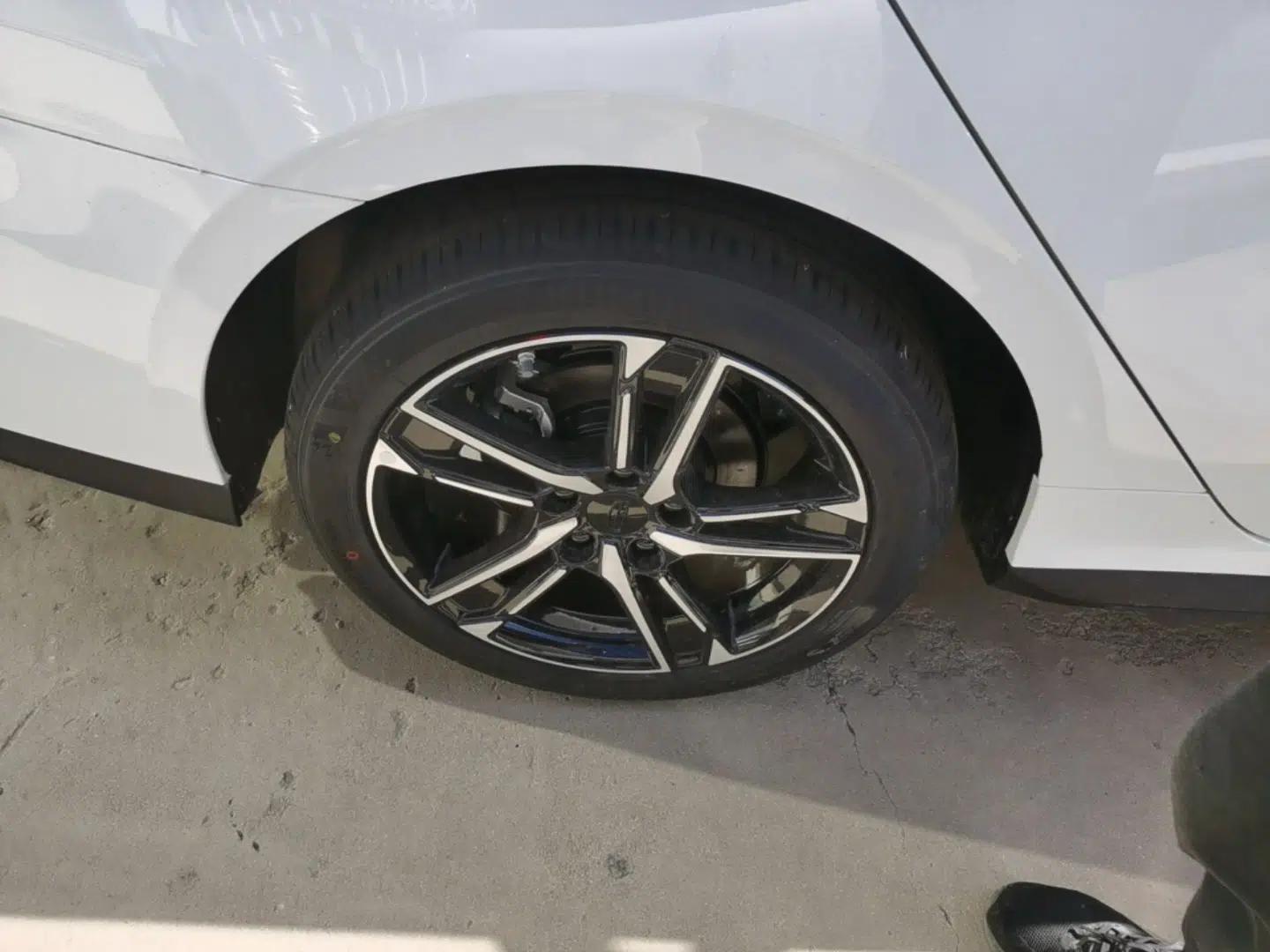 Geely Auto Binray 2024 Binrui COOL 1.5T DCT Longteng Edition — миниатюра 10