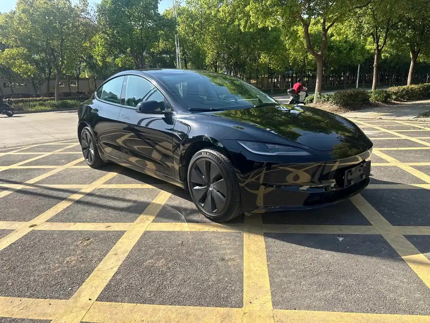 Model 3 2023 Rear-Wheel Drive — миниатюра 3