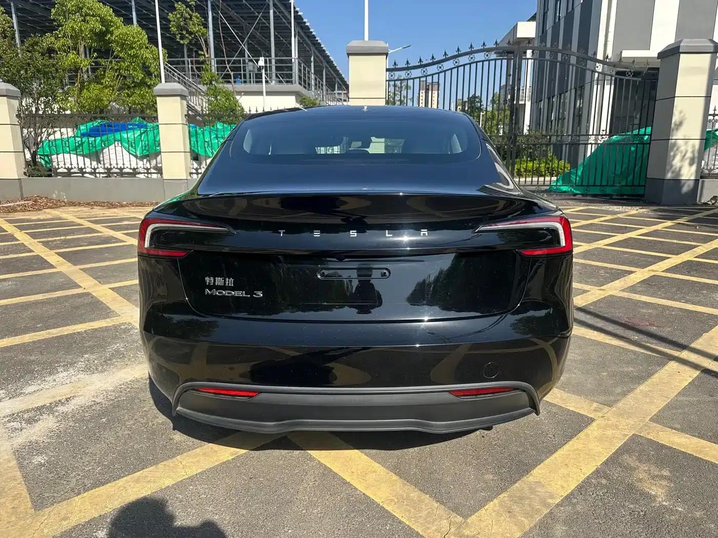 Model 3 2023 Rear-Wheel Drive — миниатюра 4