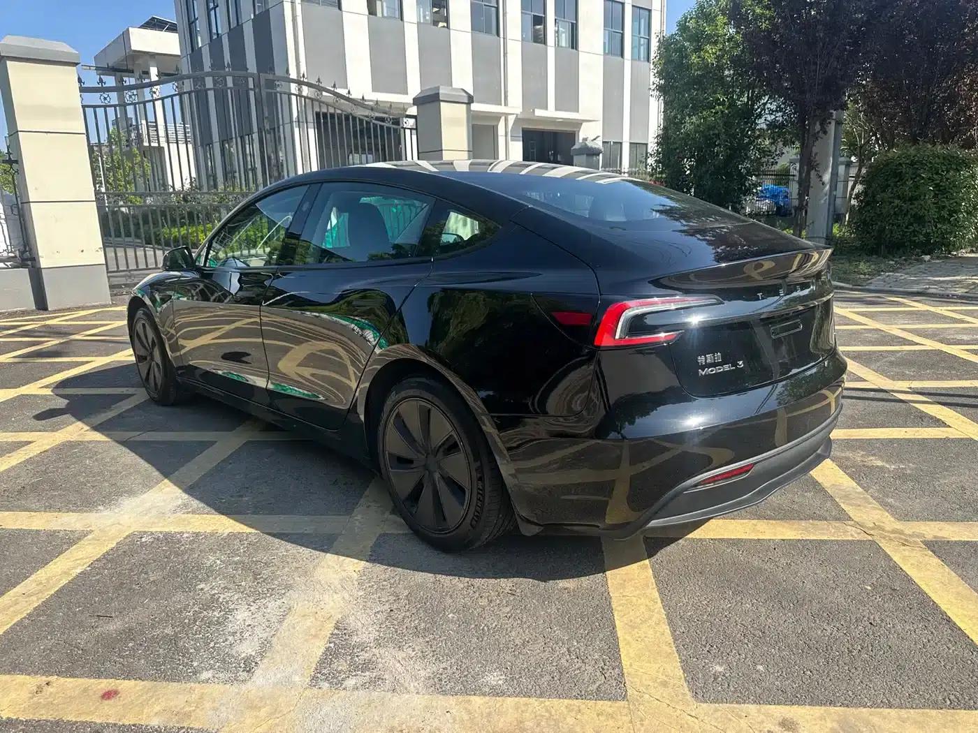 Model 3 2023 Rear-Wheel Drive — миниатюра 5