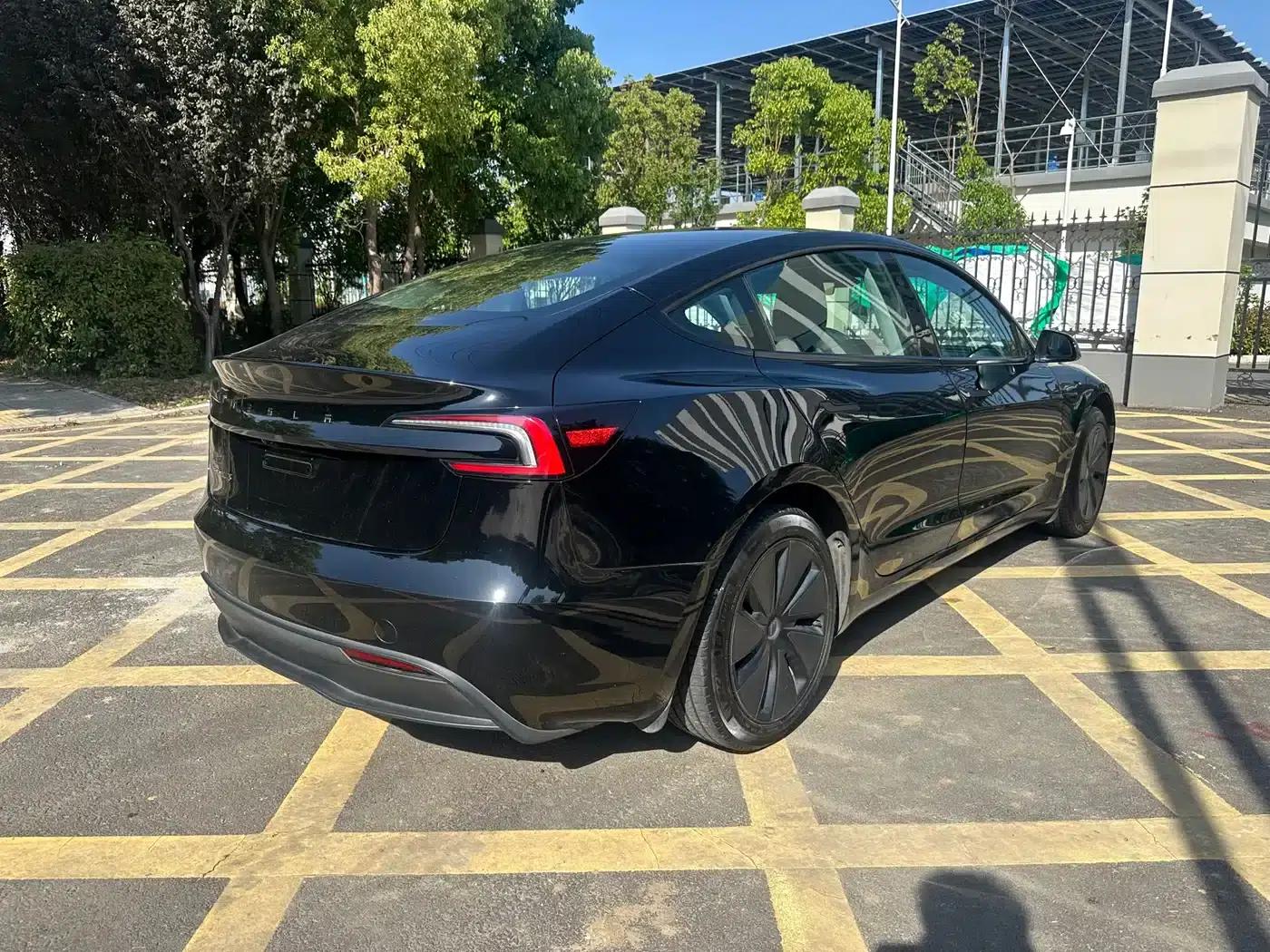 Model 3 2023 Rear-Wheel Drive — миниатюра 6