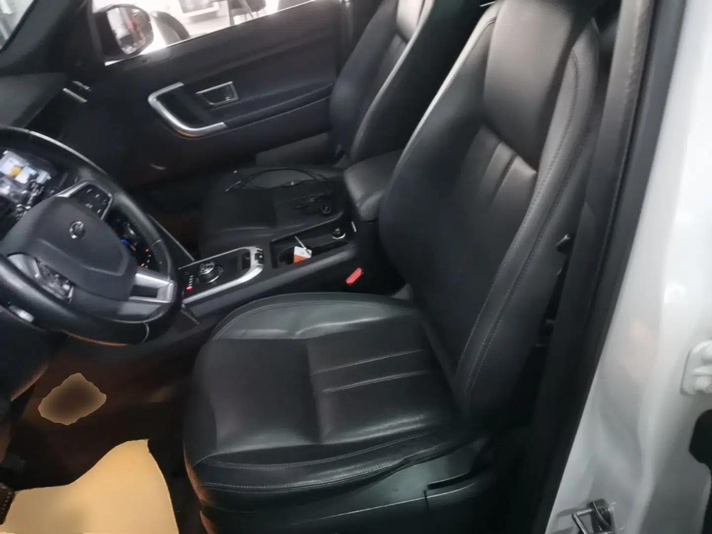 Land Rover Discovery Sport 2017 2.0T Cool Black Limited Edition — миниатюра 18