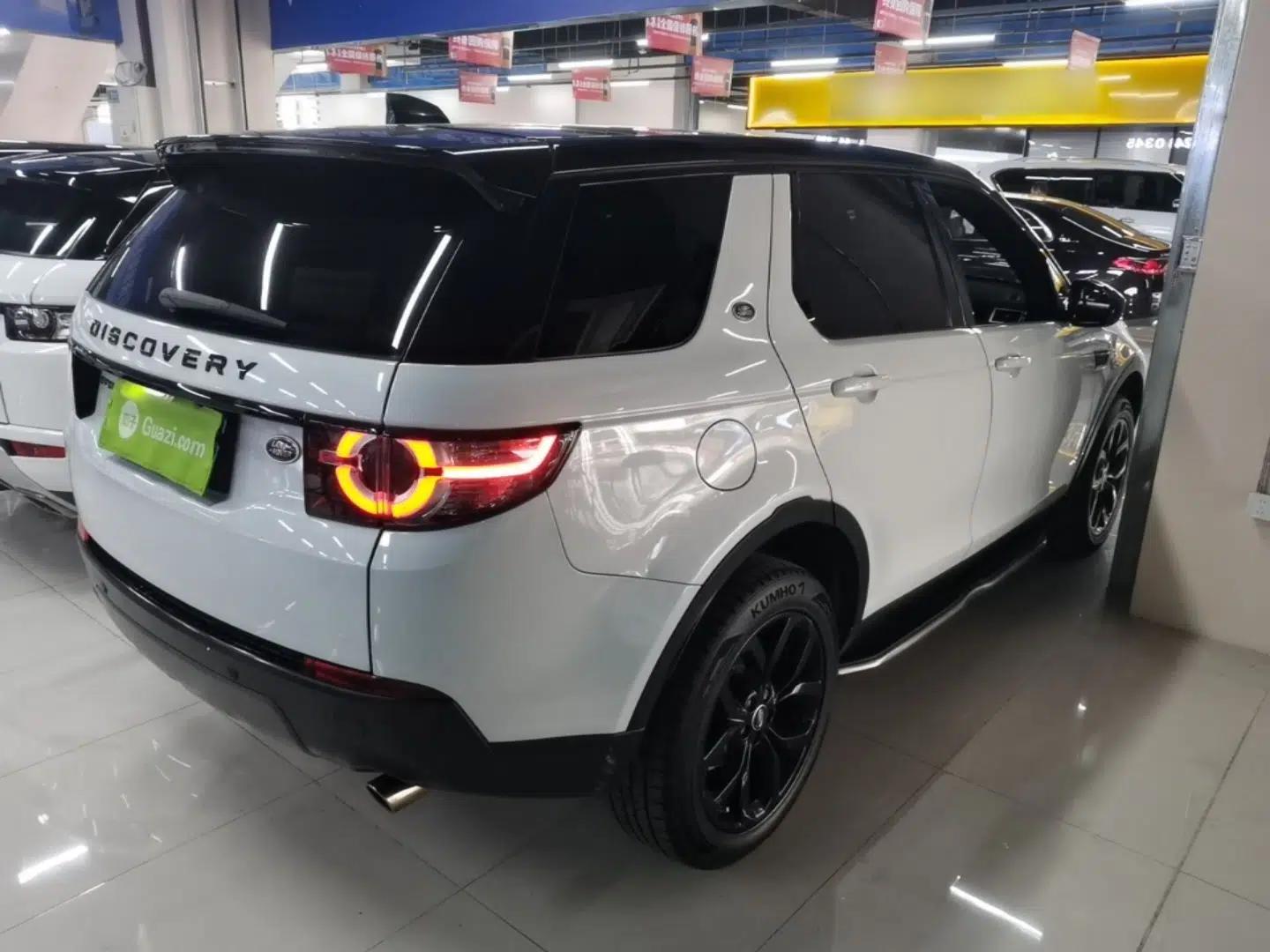 Land Rover Discovery Sport 2017 2.0T Cool Black Limited Edition — миниатюра 6