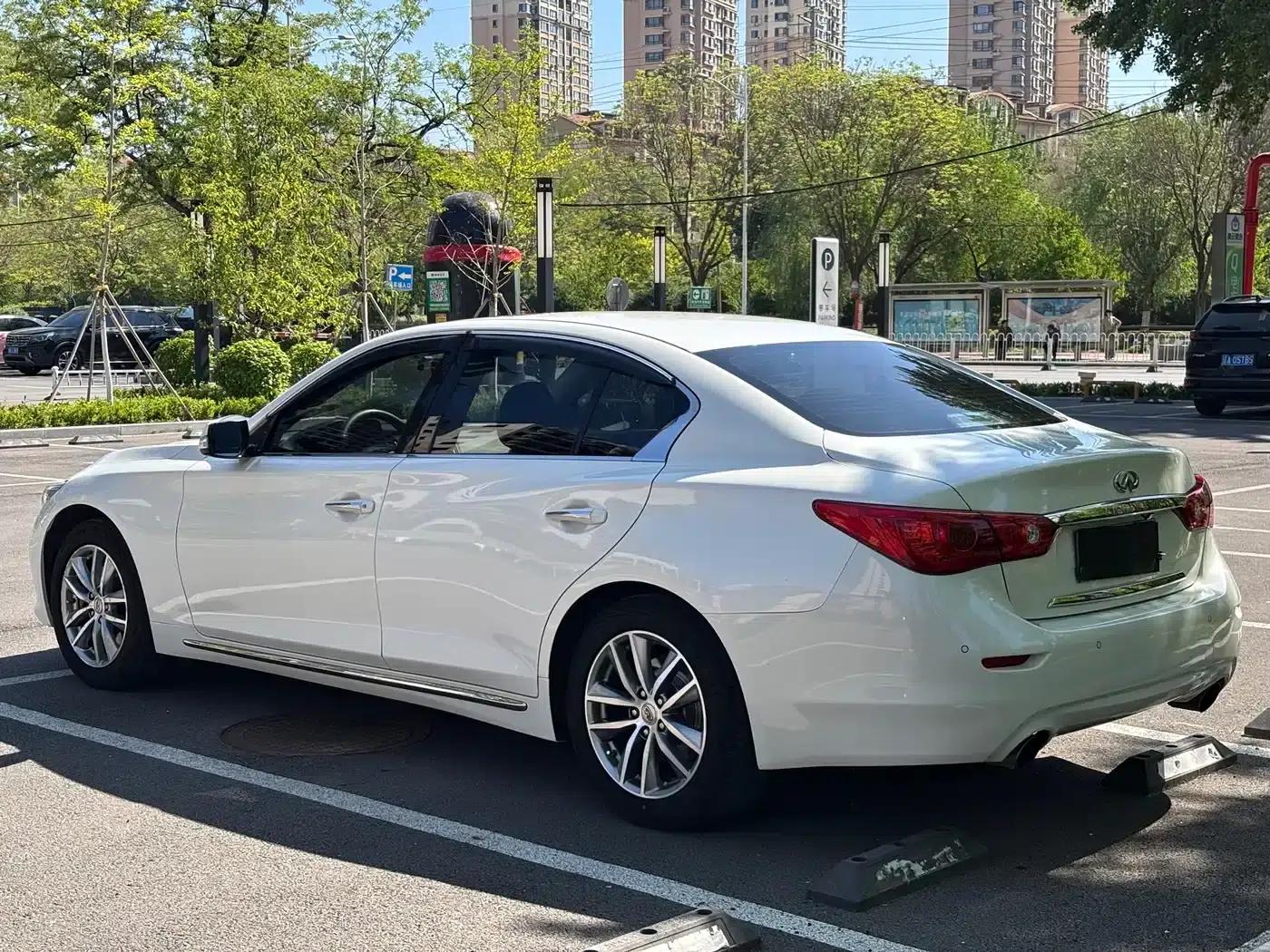 Infiniti Q50L 2016 2.0T Enjoy Edition — миниатюра 6