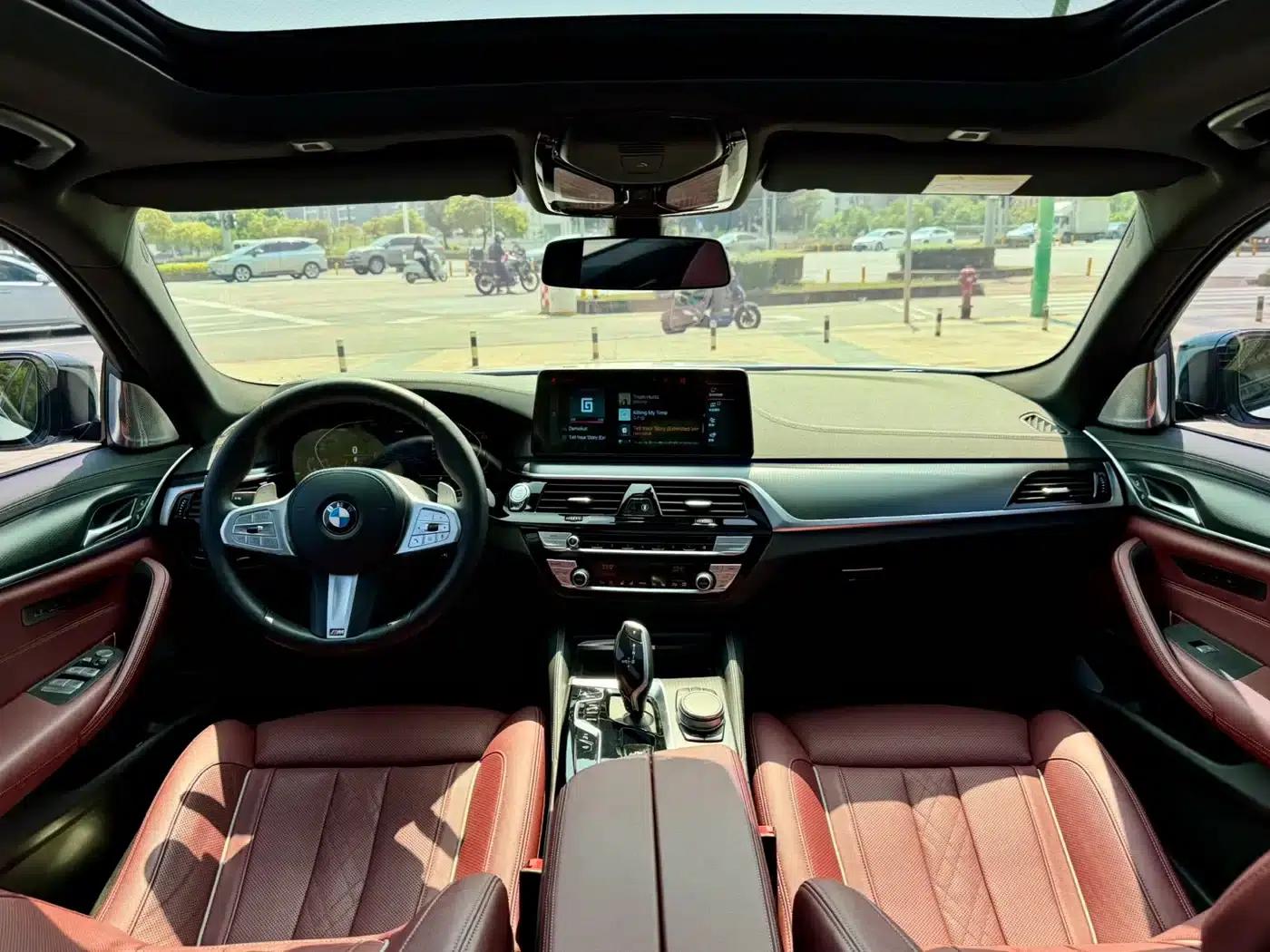 2022 BMW 5 Series 530Li Executive M Sport Package — миниатюра 4