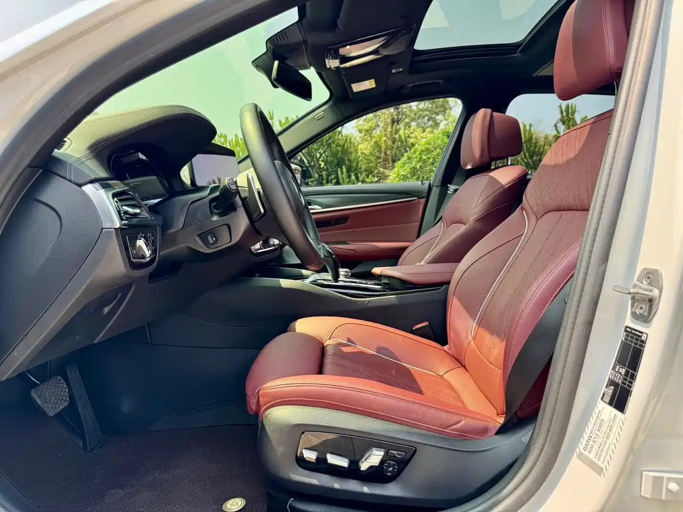 2022 BMW 5 Series 530Li Executive M Sport Package — миниатюра 5