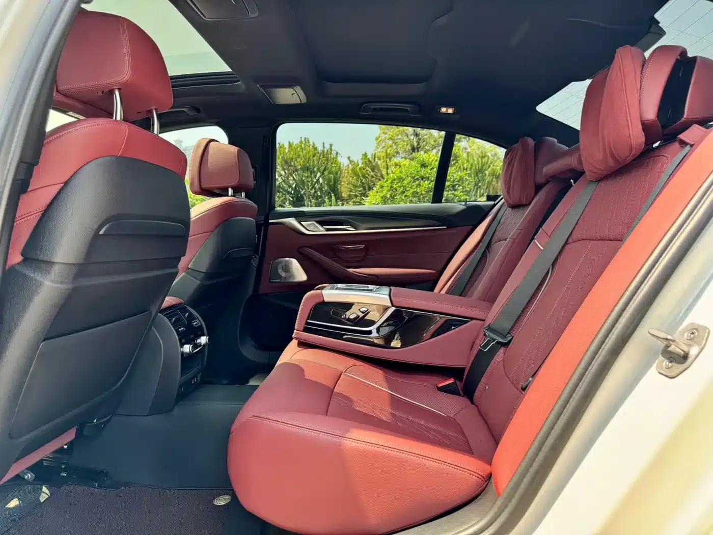 2022 BMW 5 Series 530Li Executive M Sport Package — миниатюра 7