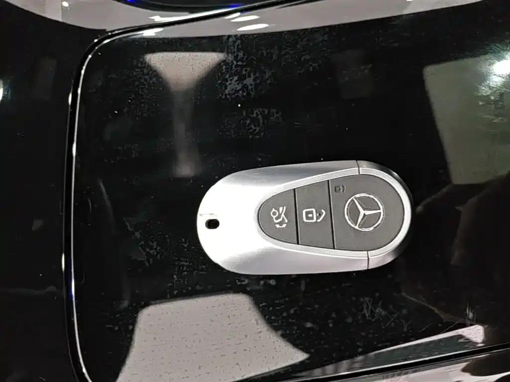 Mercedes-Benz C-Class 2023 Facelift C 200 L Sport Edition — миниатюра 9