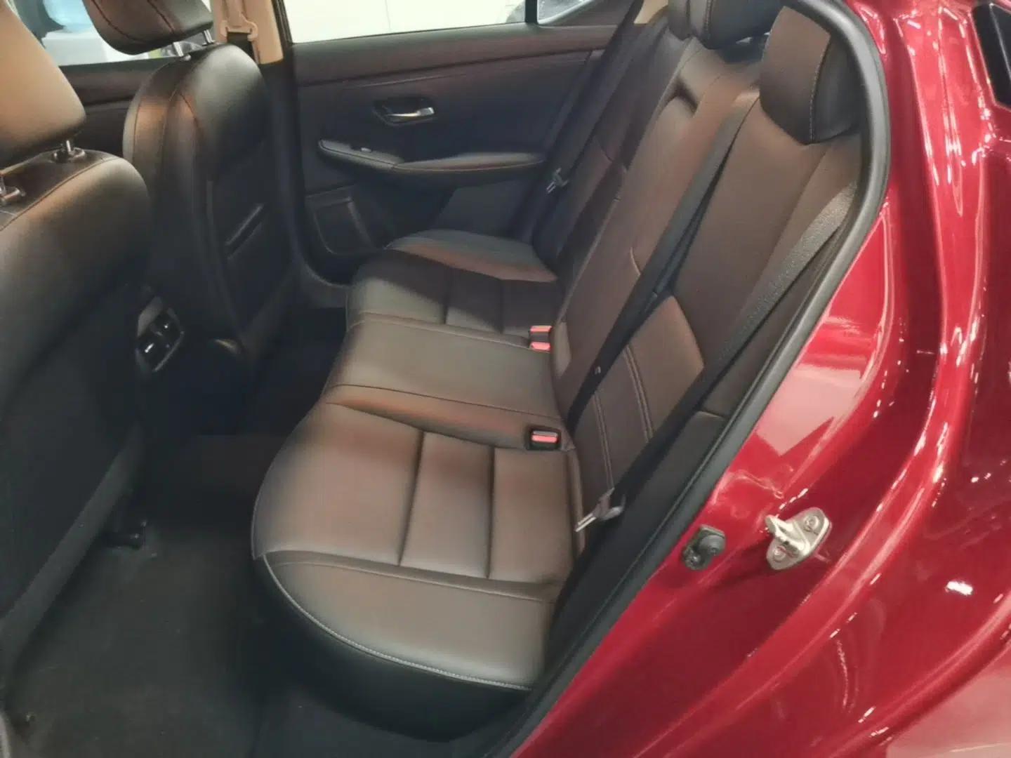 Nissan Sylphy 2021 1.6L XL CVT Enjoyment Edition — миниатюра 20