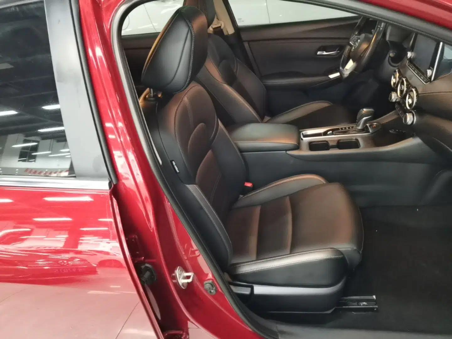 Nissan Sylphy 2021 1.6L XL CVT Enjoyment Edition — миниатюра 23