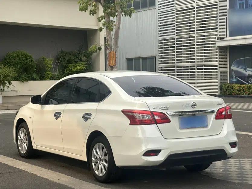 Nissan Sylphy 2019 Classic 1.6XL CVT Luxury Edition — миниатюра 4