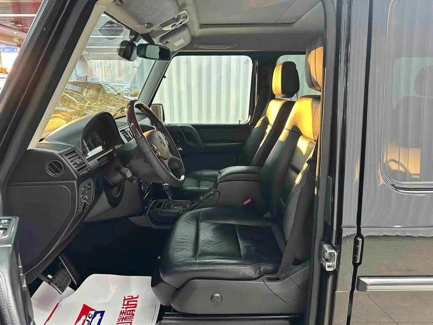 2010 Mercedes-Benz G-Class G 500 — миниатюра 8