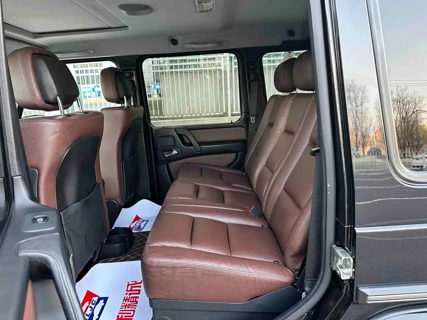 2010 Mercedes-Benz G-Class G 500 — миниатюра 10