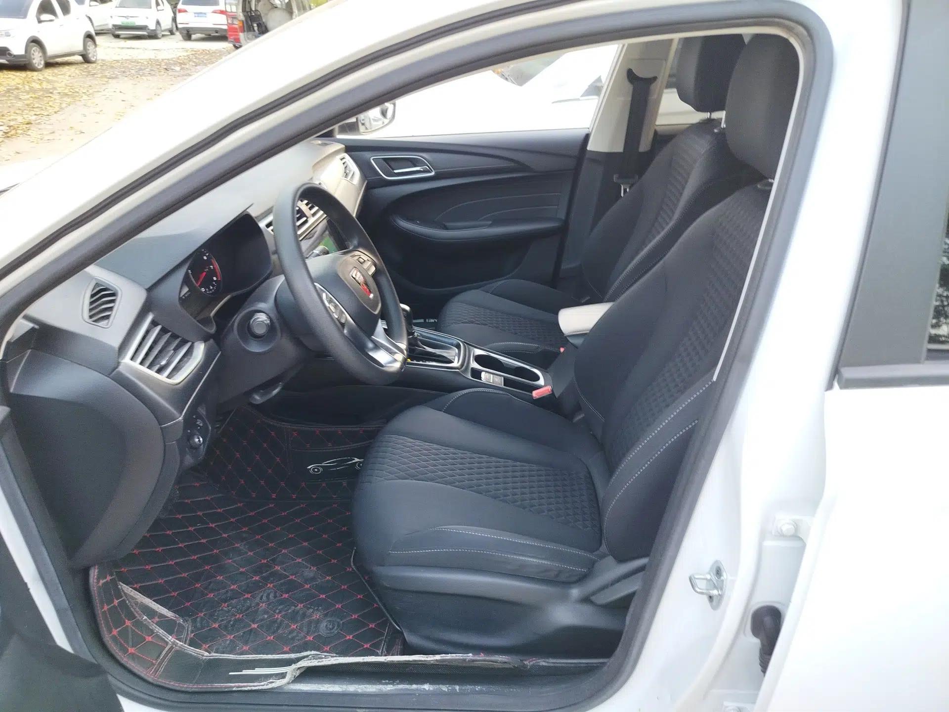 Roewe i5 2019 1.5L Automatic 4G Connected Langyue Edition — миниатюра 12