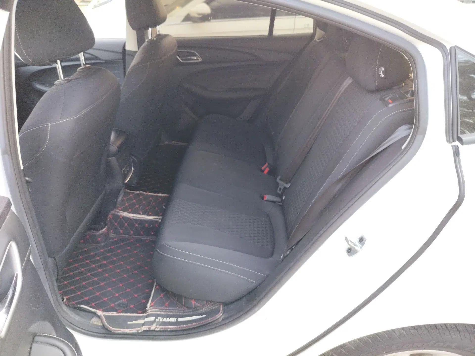 Roewe i5 2019 1.5L Automatic 4G Connected Langyue Edition — миниатюра 16