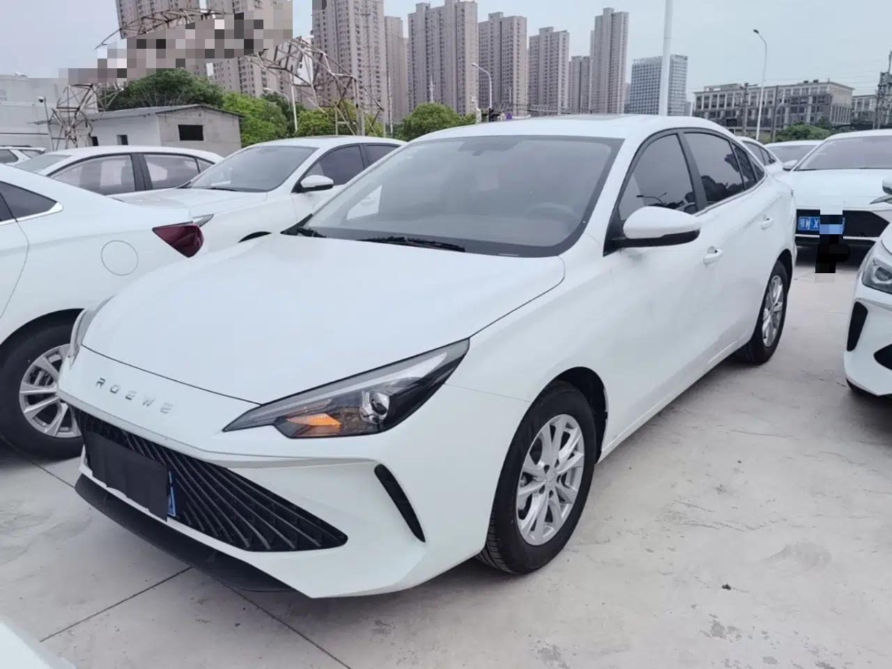 Roewe i5 2026 Model 1.5L CVT Luxury Version — миниатюра 1