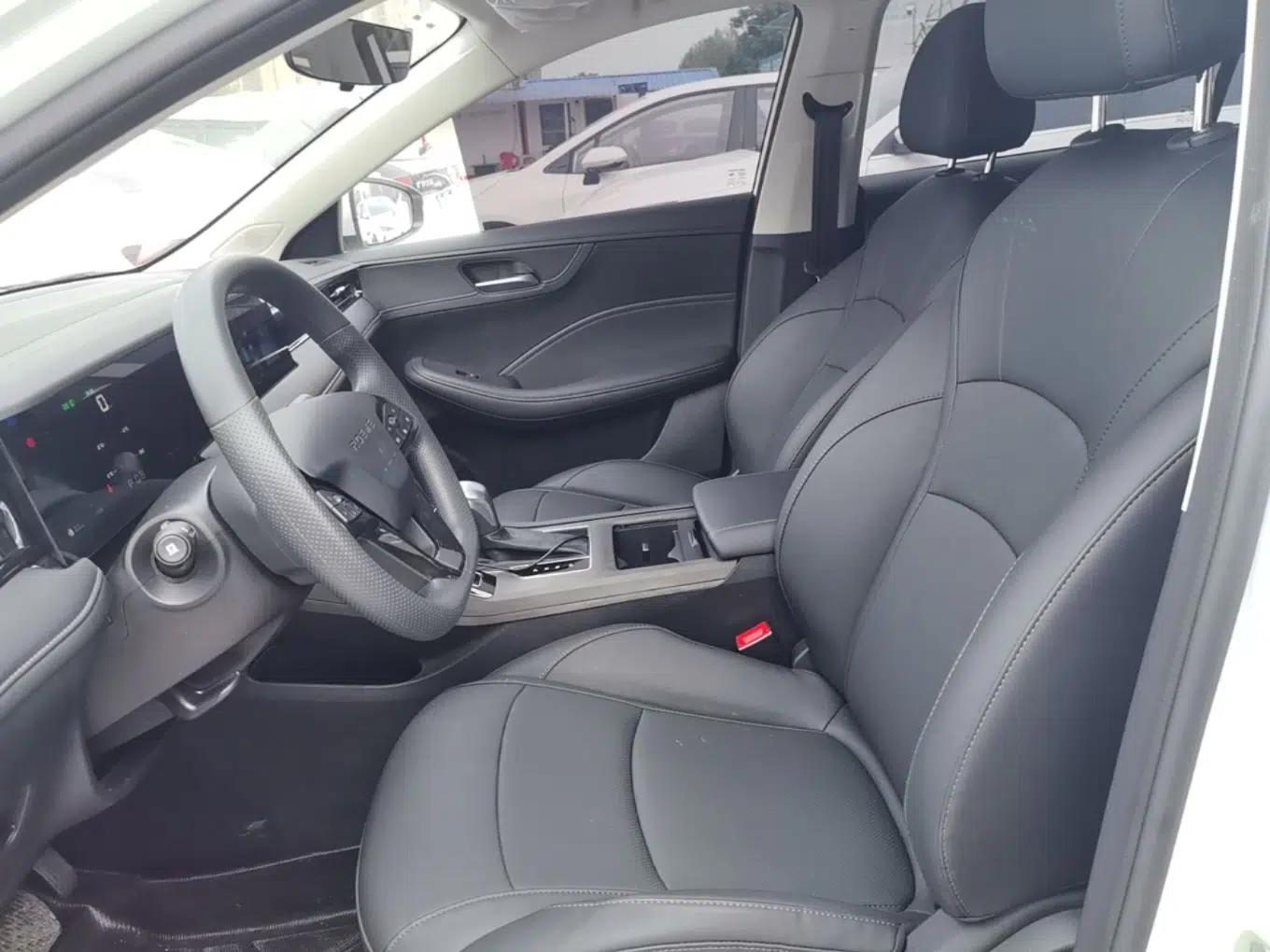 Roewe i5 2026 Model 1.5L CVT Luxury Version — миниатюра 18