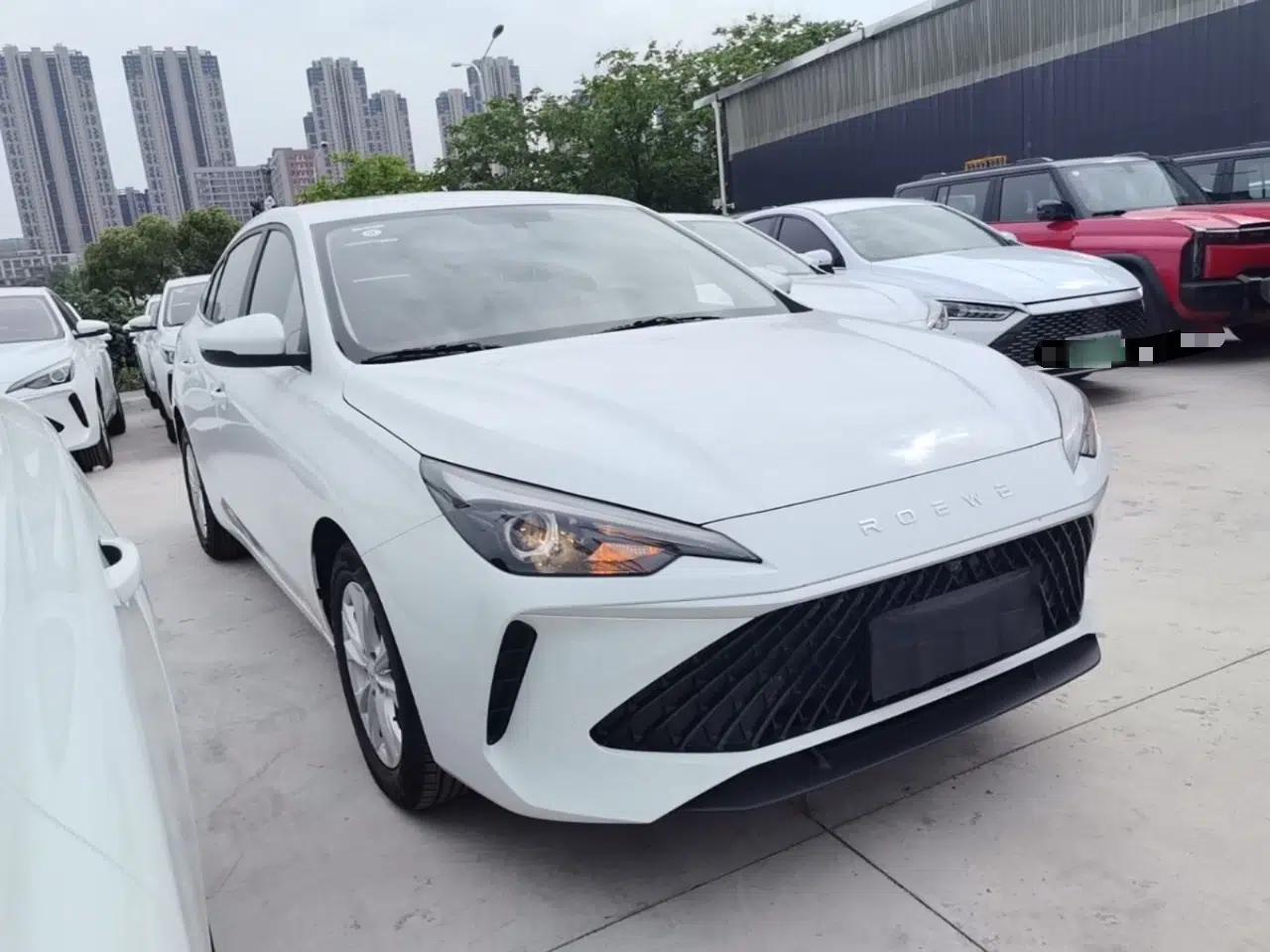 Roewe i5 2026 Model 1.5L CVT Luxury Version — миниатюра 3