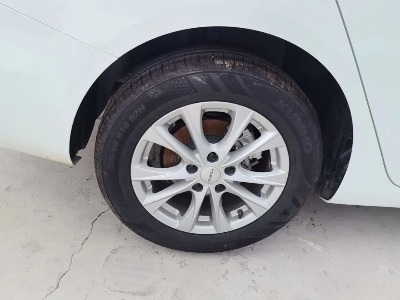 Roewe i5 2026 Model 1.5L CVT Luxury Version — миниатюра 10