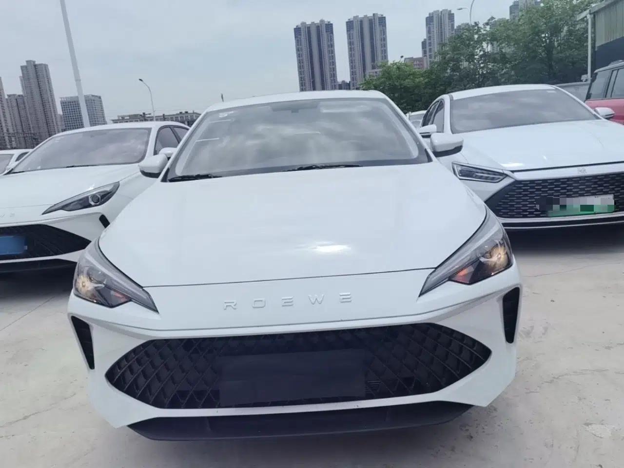 Roewe i5 2026 Model 1.5L CVT Luxury Version — миниатюра 2