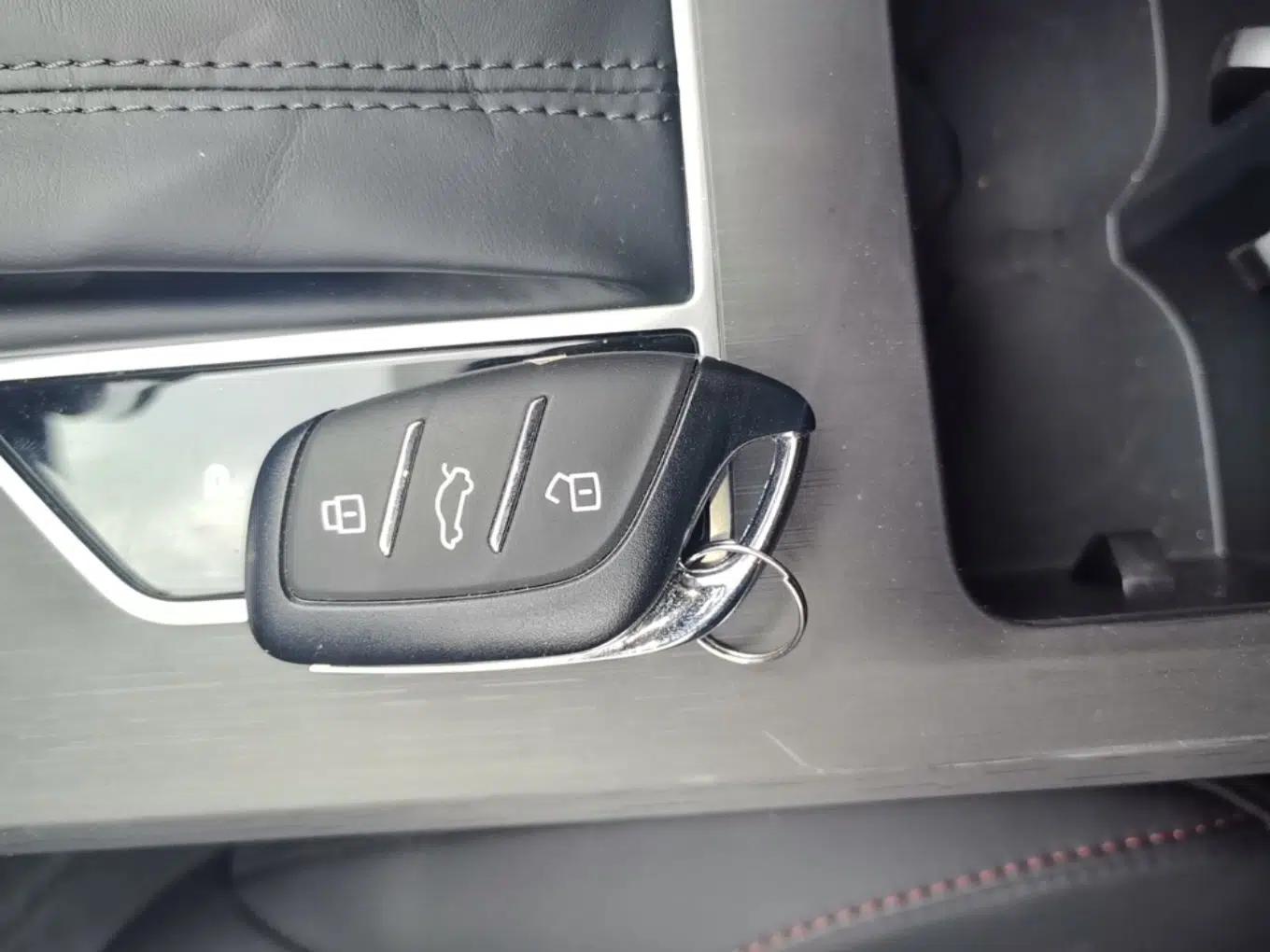 Roewe i5 2026 Model 1.5L CVT Luxury Version — миниатюра 12