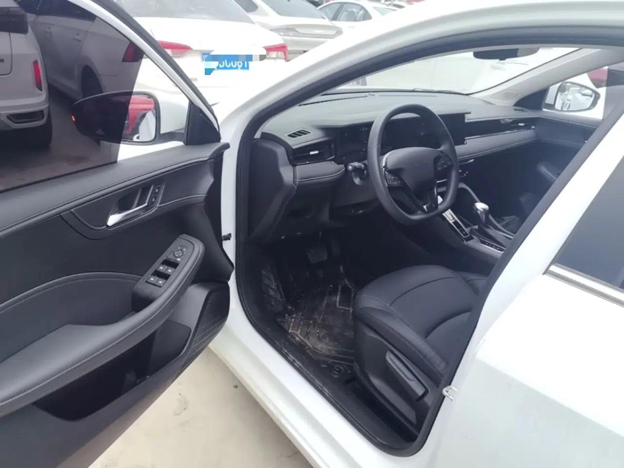 Roewe i5 2026 Model 1.5L CVT Luxury Version — миниатюра 19