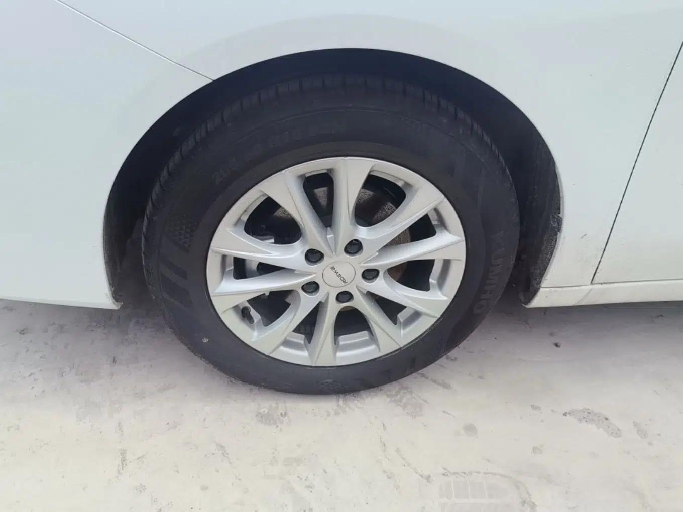 Roewe i5 2026 Model 1.5L CVT Luxury Version — миниатюра 8