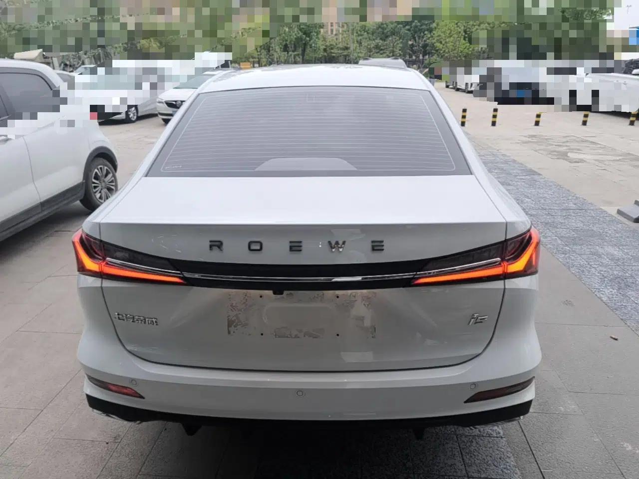 Roewe i5 2023 1.5L CVT Luxury Edition — миниатюра 3