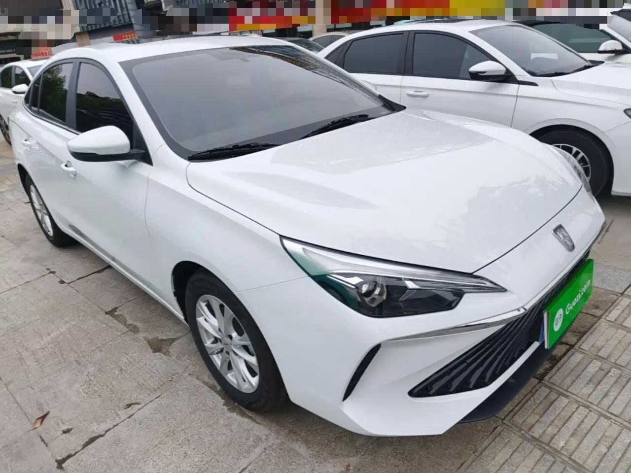 Roewe i5 2023 1.5L CVT Luxury Edition — миниатюра 3