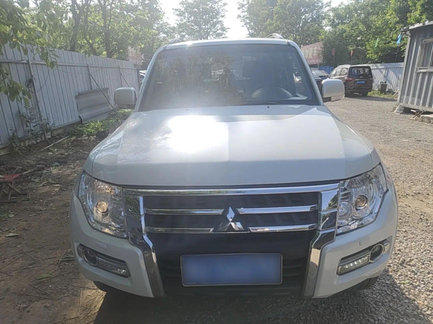 Mitsubishi Pajero 2016 3.0L Automatic Standard Version China V Standard — миниатюра 2