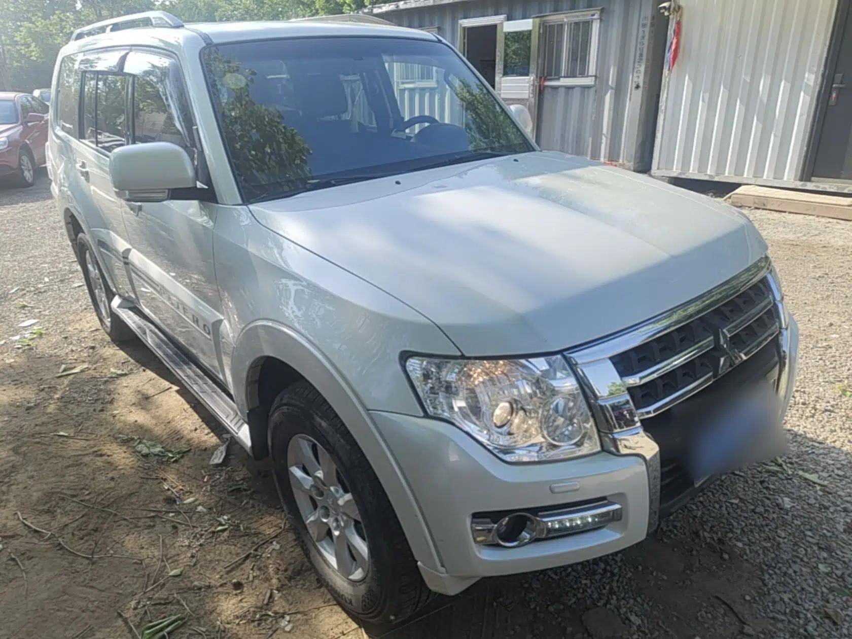 Mitsubishi Pajero 2016 3.0L Automatic Standard Version China V Standard — миниатюра 3