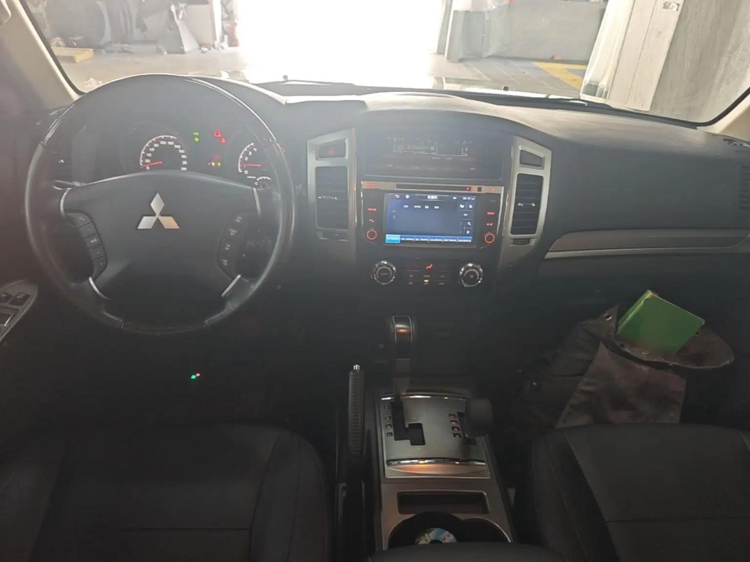 Mitsubishi Pajero 2016 3.0L Automatic Prestige Version China V Standard — миниатюра 13