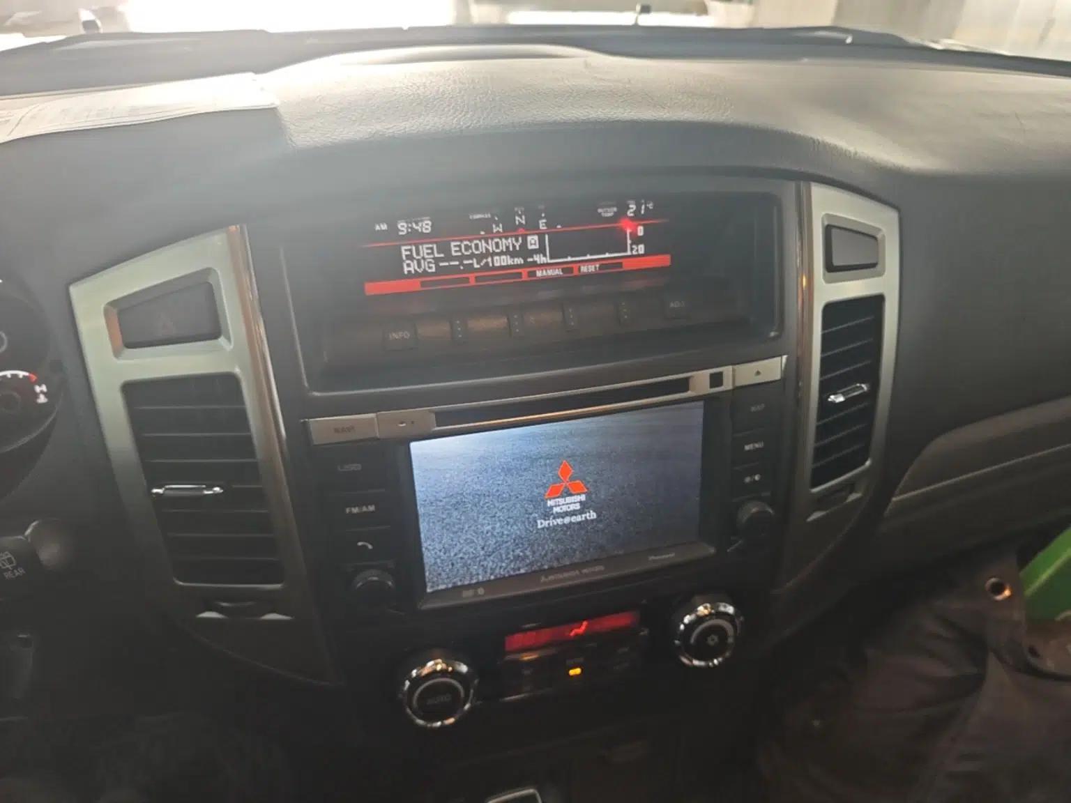 Mitsubishi Pajero 2016 3.0L Automatic Prestige Version China V Standard — миниатюра 16